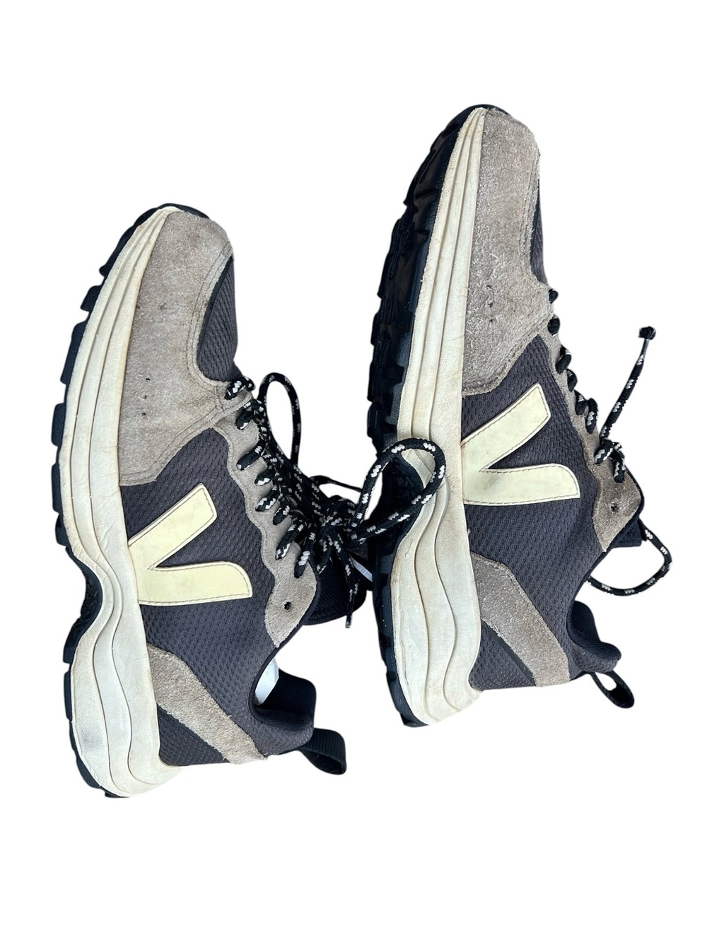 VEJA Dekkan Alveomesh Trail Sneakers Graphite / Moonrock Men’s Size 9